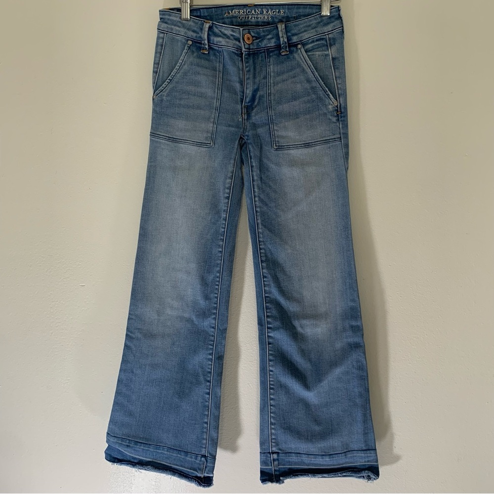 AMERICAN EAGLE OUTFITTERS A line jeans